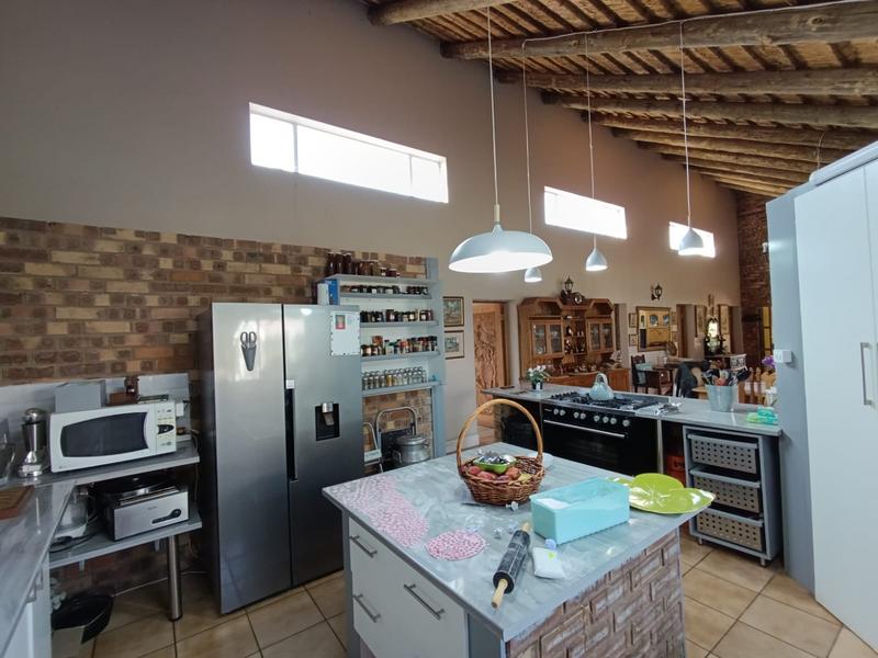 4 Bedroom Property for Sale in Middelburg Eastern Cape